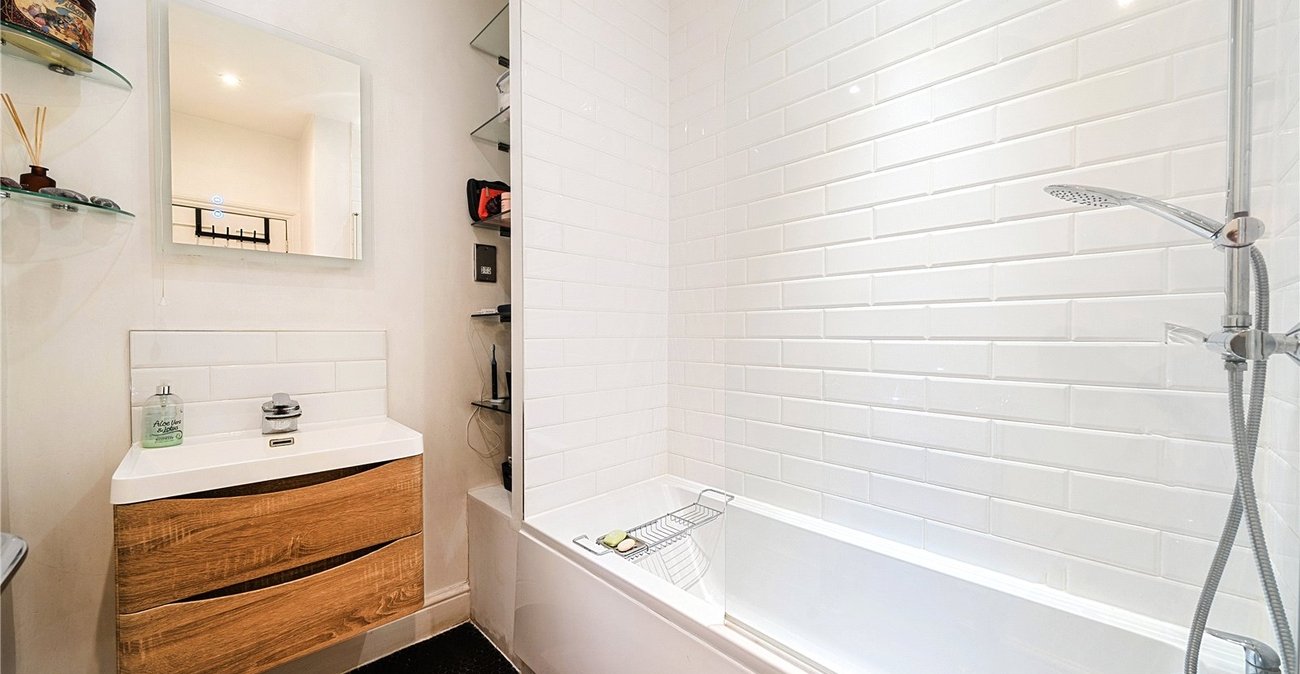 2 bedroom property for sale in Sydenham | Robinson Jackson