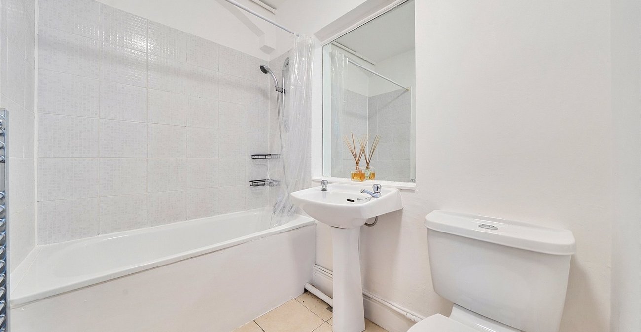 1 bedroom property for sale in Sydenham | Robinson Jackson