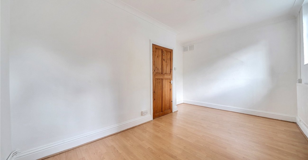 1 bedroom property for sale in Sydenham | Robinson Jackson