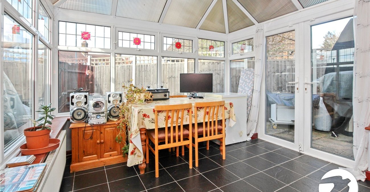 3 bedroom house for sale in London | Robinson Jackson