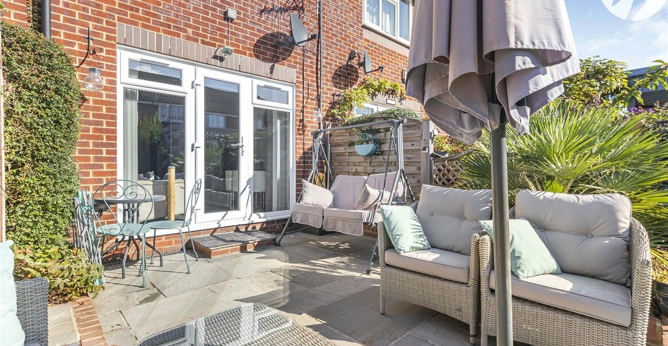 2 bedroom house for sale in Dartford | Robinson Jackson