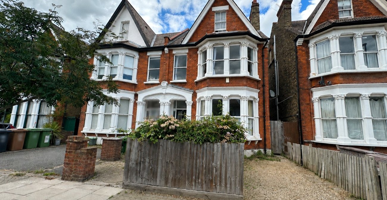 5 bedroom property for sale in Catford | Robinson Jackson