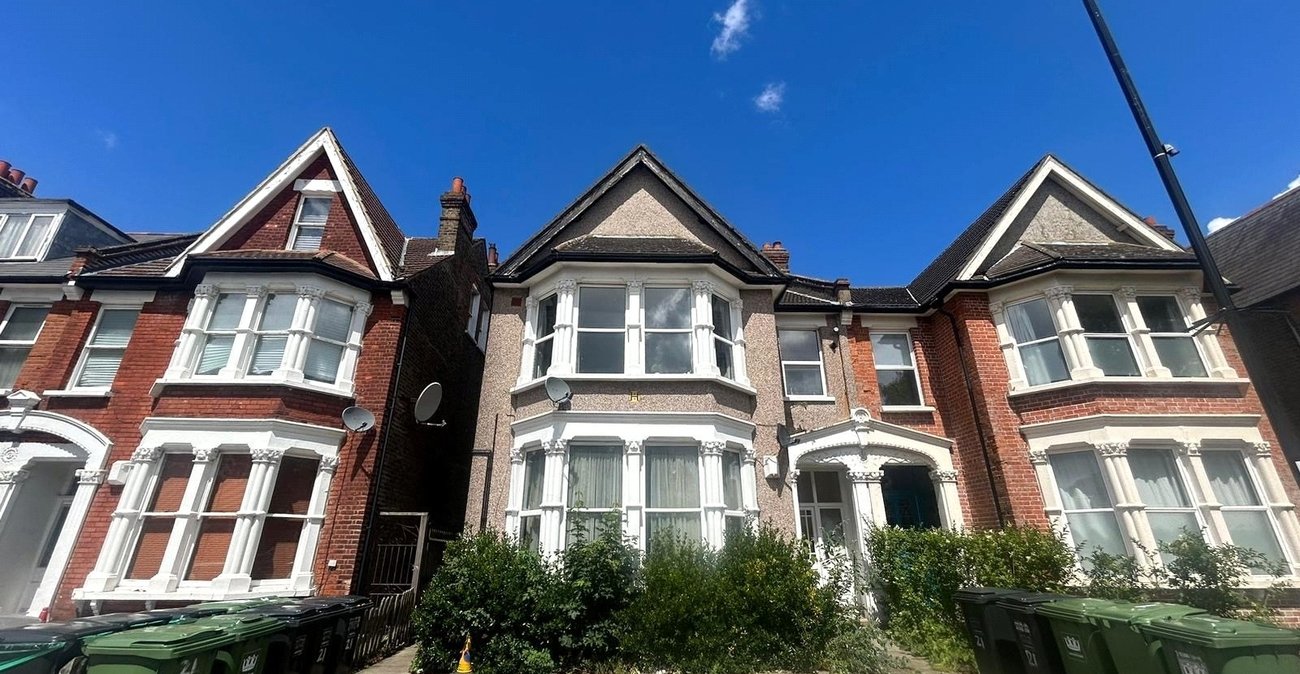 2 bedroom property for sale in Catford | Robinson Jackson