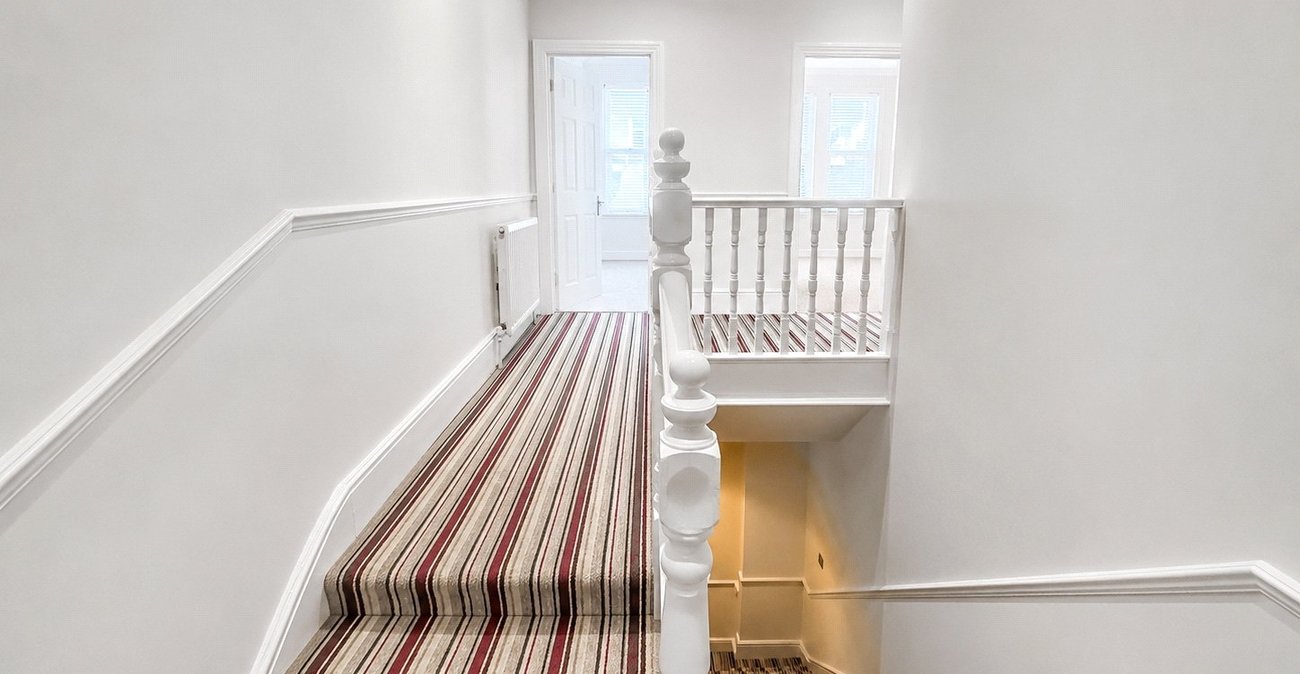 2 bedroom property for sale in London | Robinson Jackson