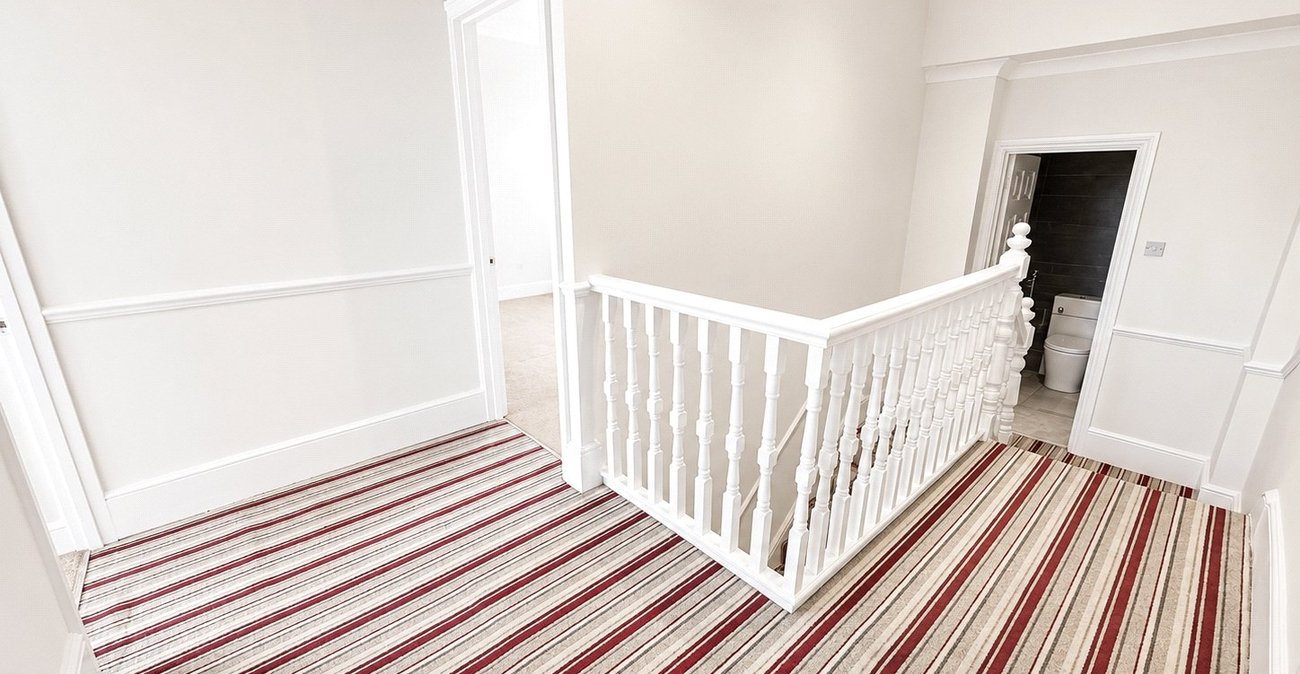 2 bedroom property for sale in London | Robinson Jackson