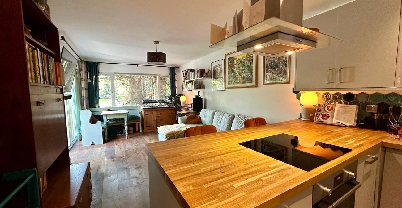 2 bedroom property for sale in London | Robinson Jackson