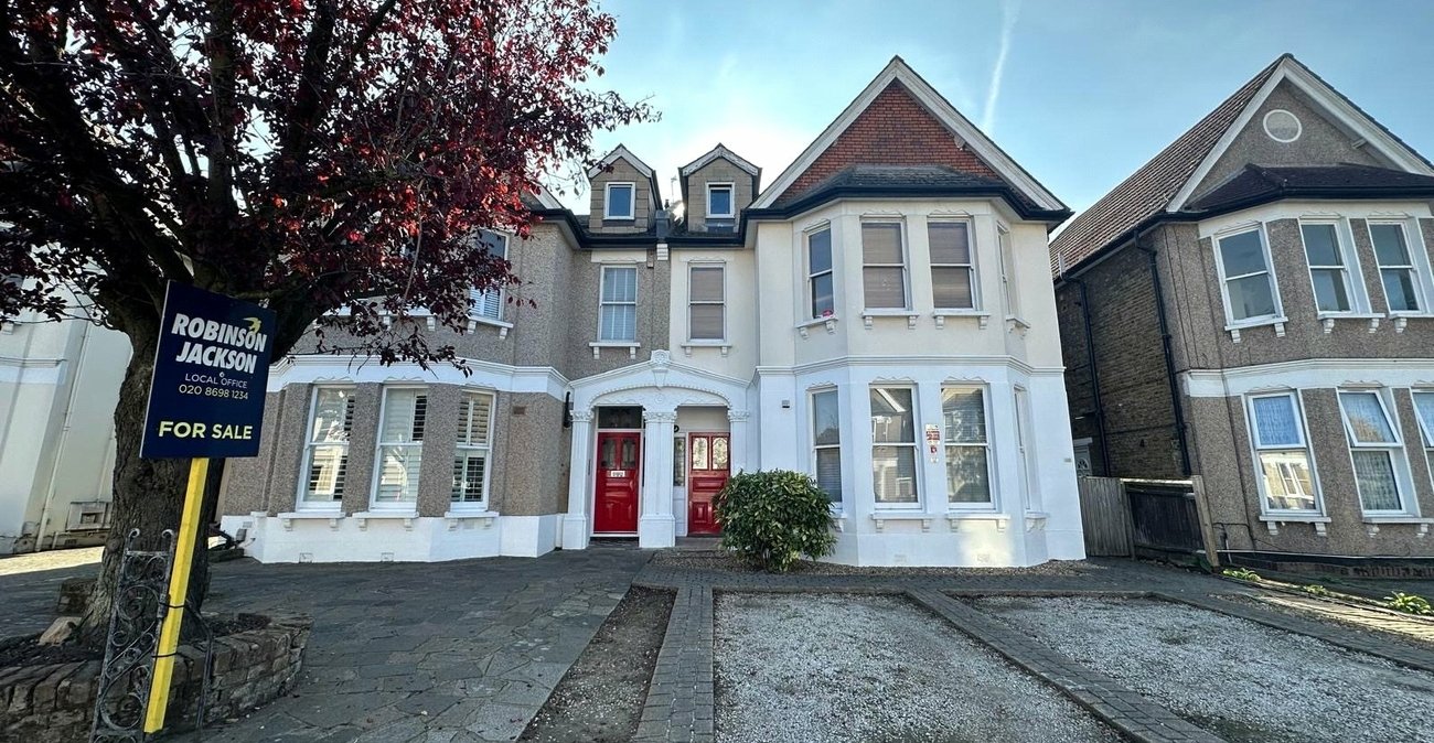 2 bedroom property for sale in London | Robinson Jackson