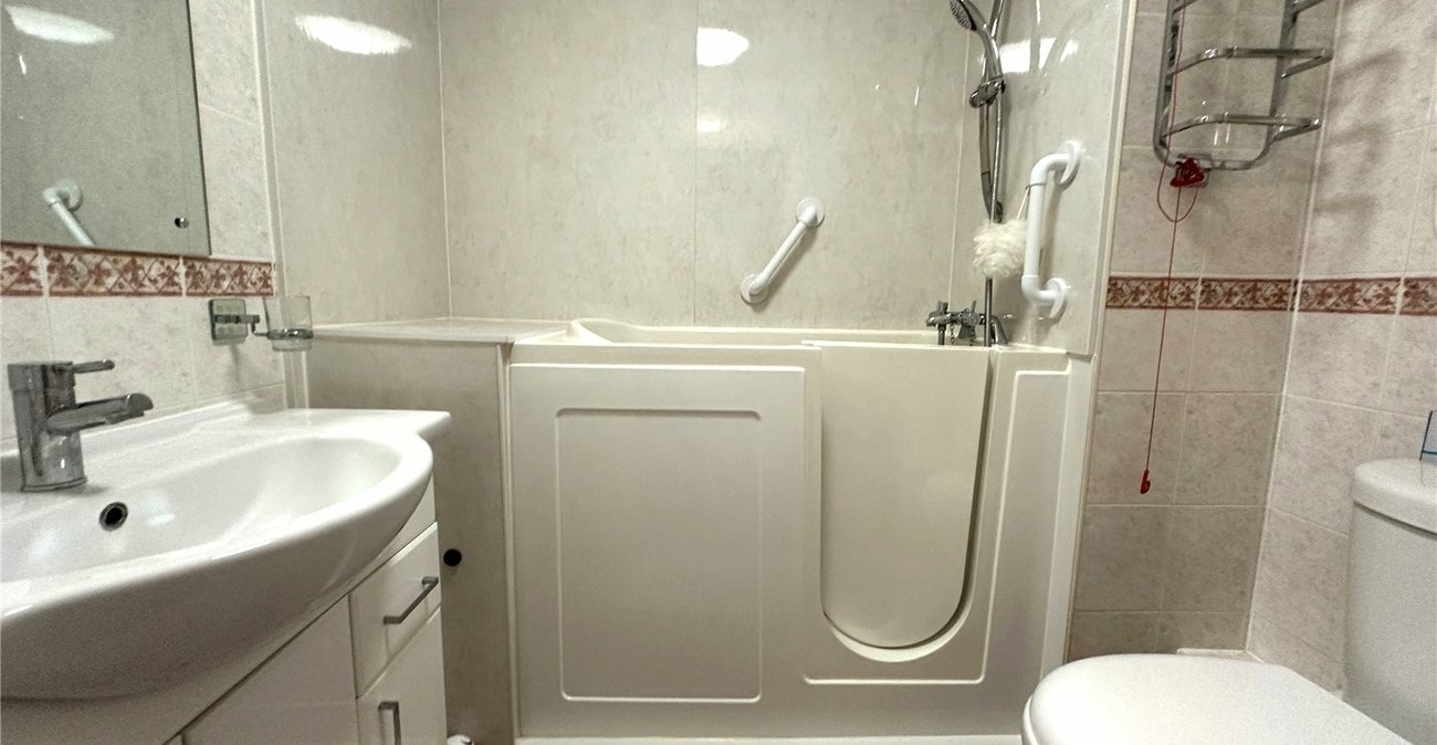 1 bedroom property for sale in London | Robinson Jackson