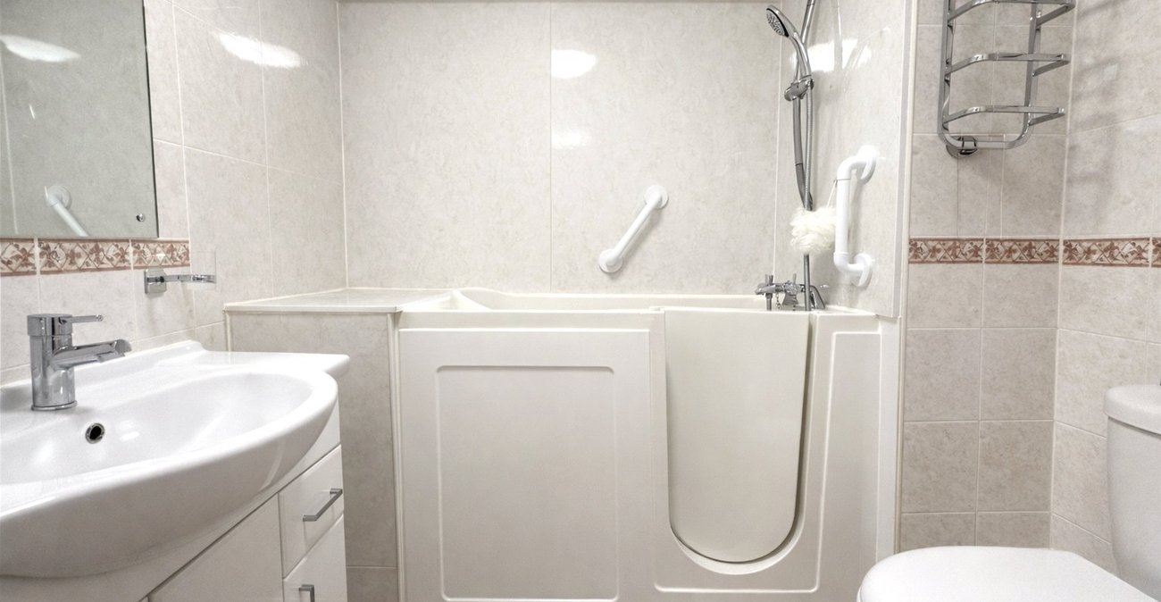 1 bedroom property for sale in London | Robinson Jackson