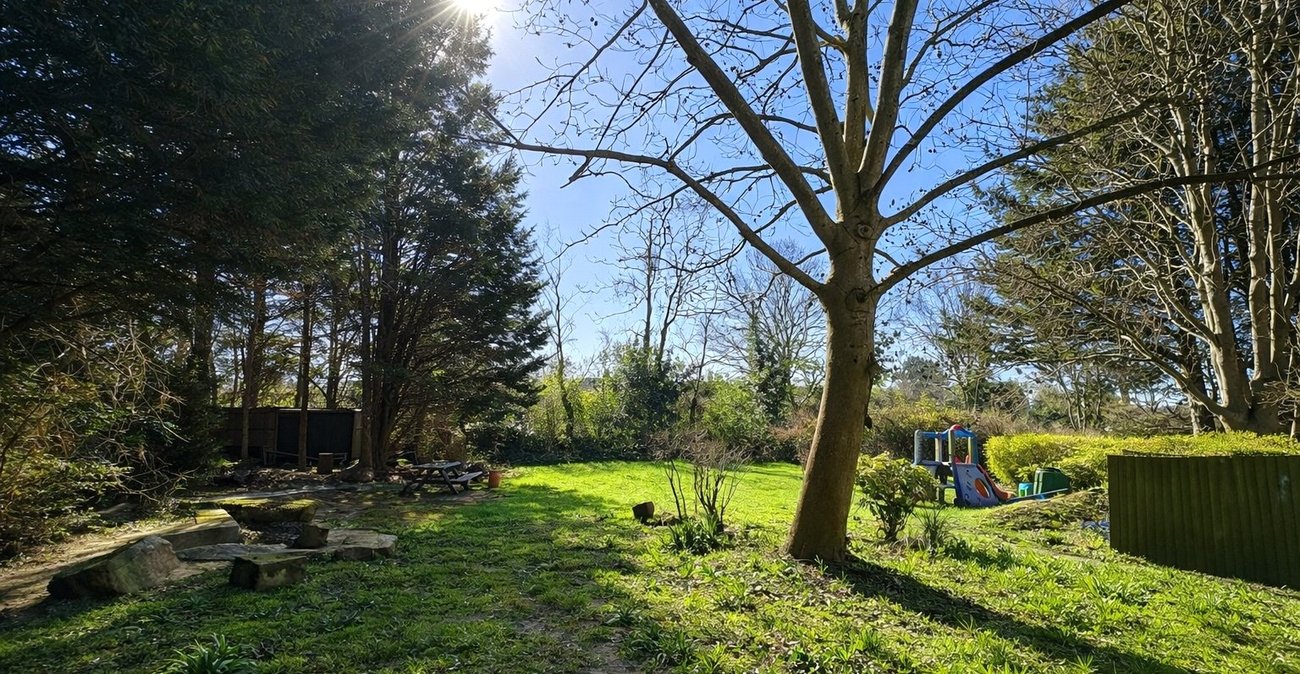 2 bedroom property for sale in London | Robinson Jackson