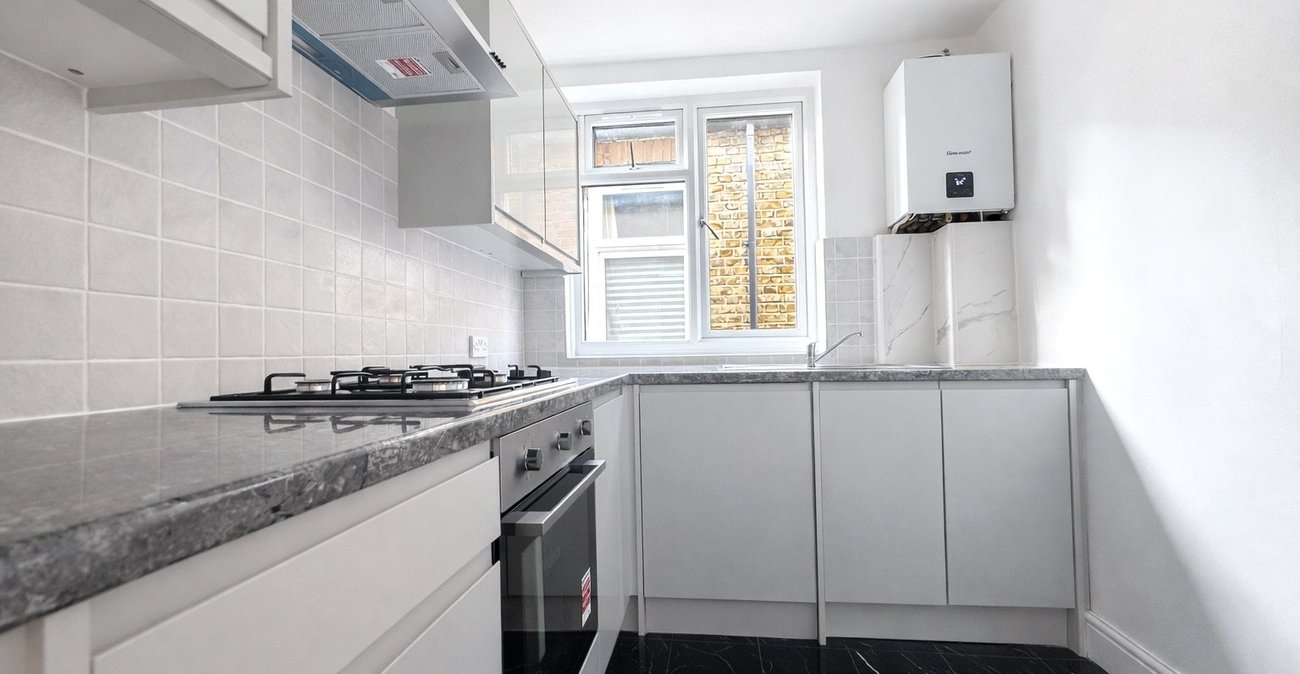 2 bedroom property for sale in London | Robinson Jackson