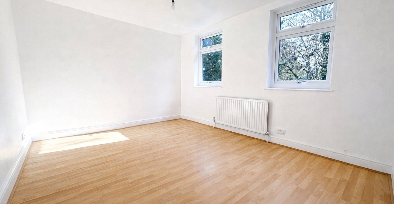 2 bedroom property for sale in London | Robinson Jackson