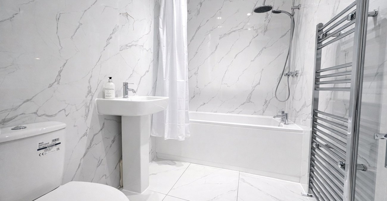 2 bedroom property for sale in London | Robinson Jackson