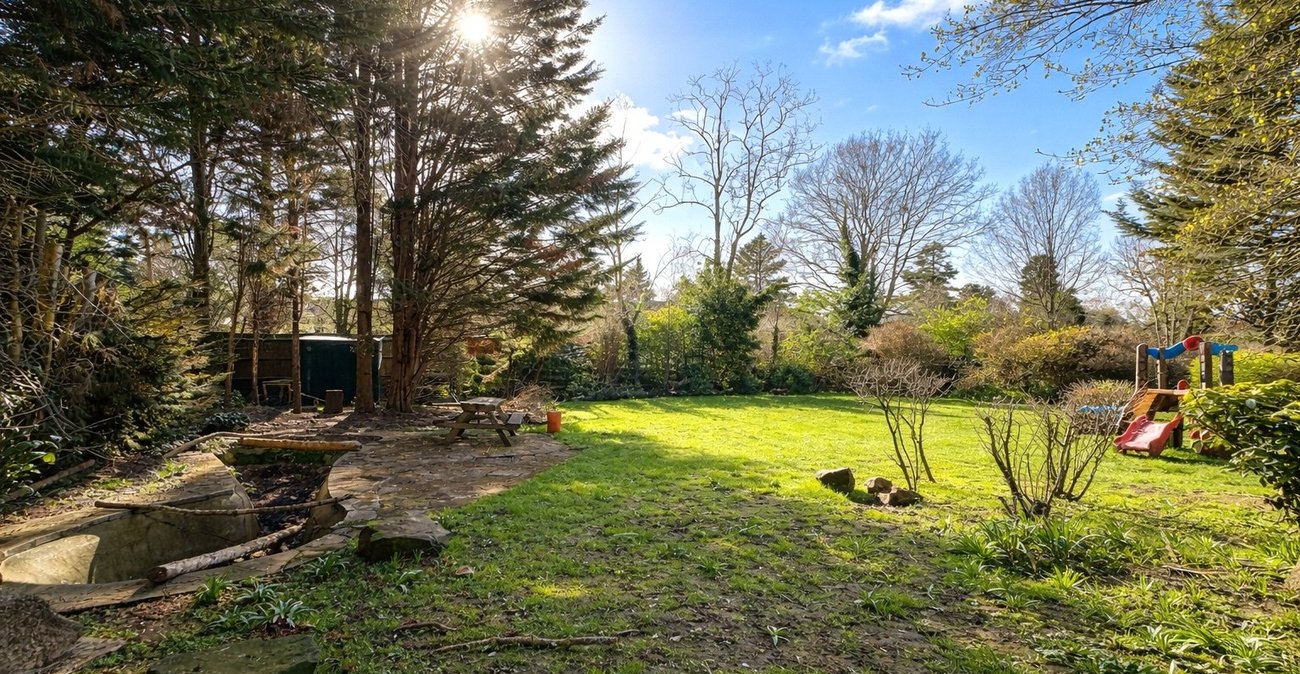 2 bedroom property for sale in London | Robinson Jackson