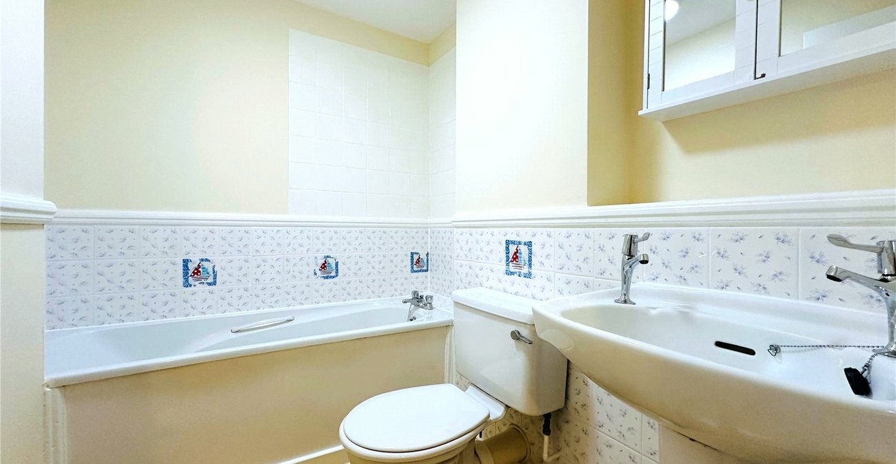 2 bedroom property for sale in Catford | Robinson Jackson