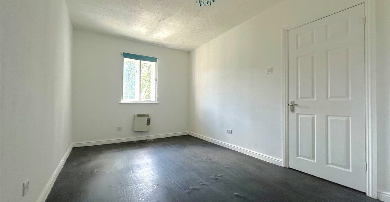 2 bedroom property for sale in London | Robinson Jackson