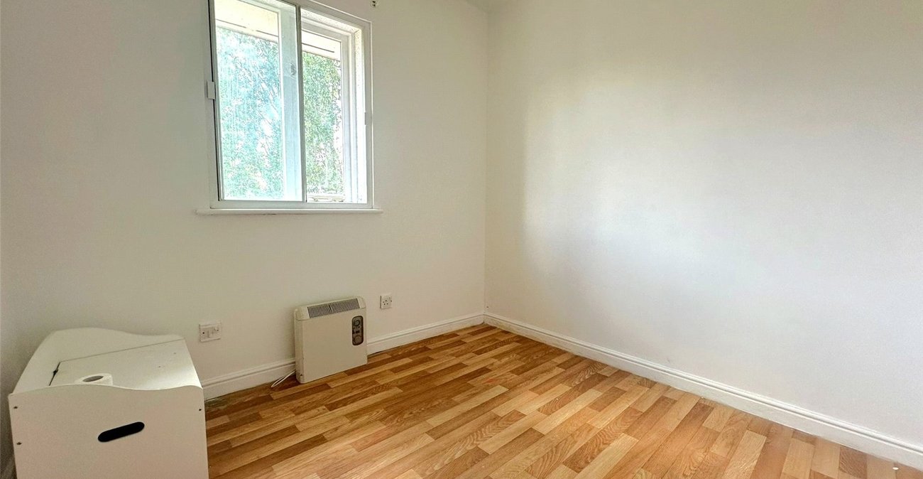 2 bedroom property for sale in London | Robinson Jackson