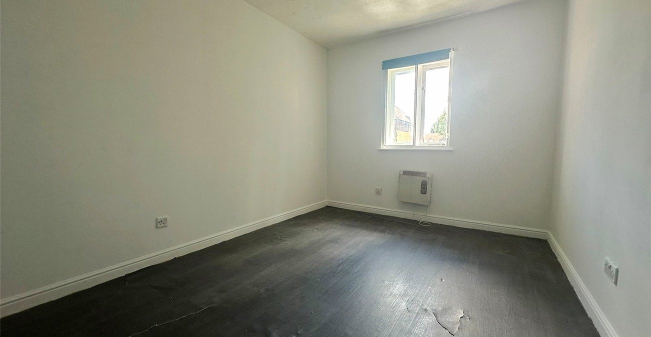 2 bedroom property for sale in London | Robinson Jackson