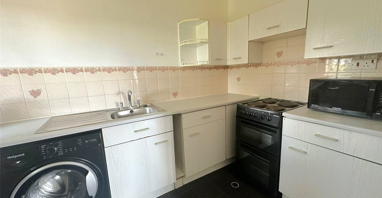 2 bedroom property for sale in London | Robinson Jackson