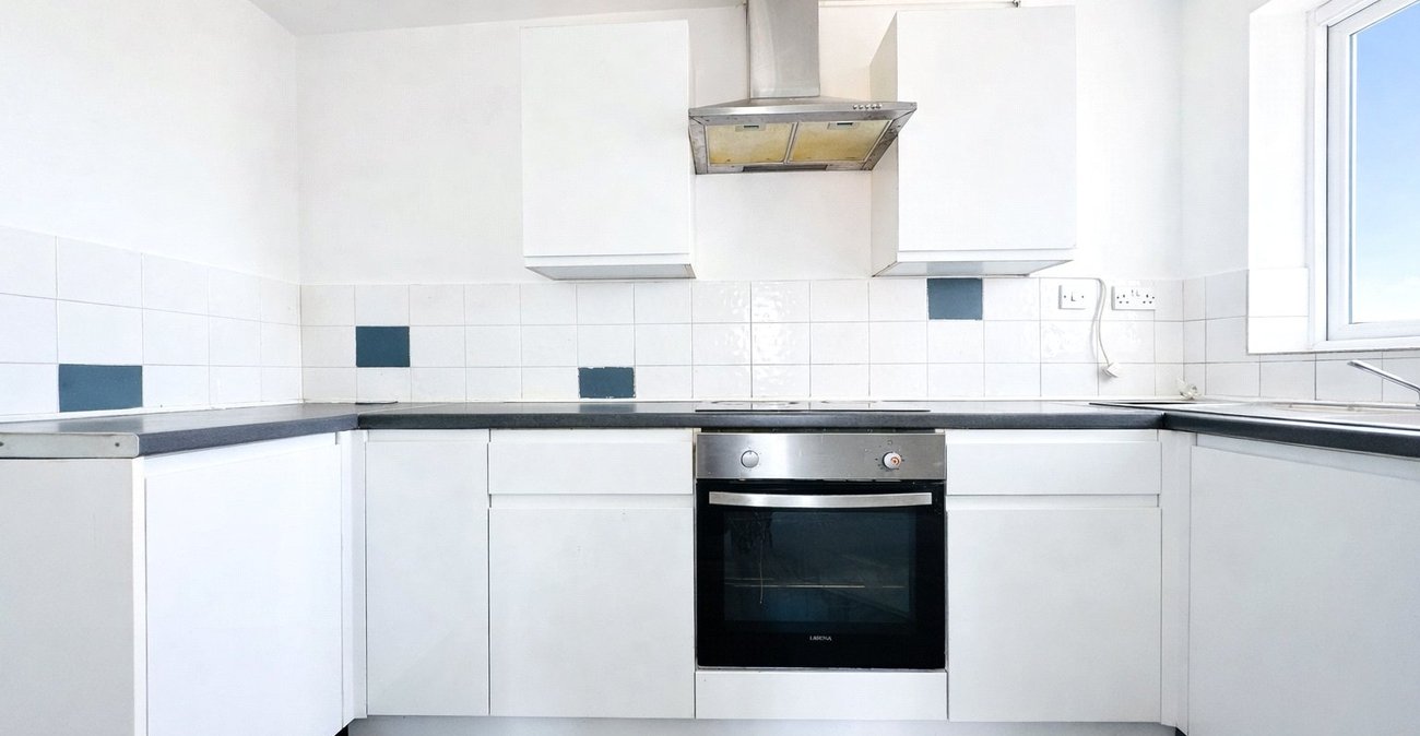 2 bedroom property for sale in London | Robinson Jackson