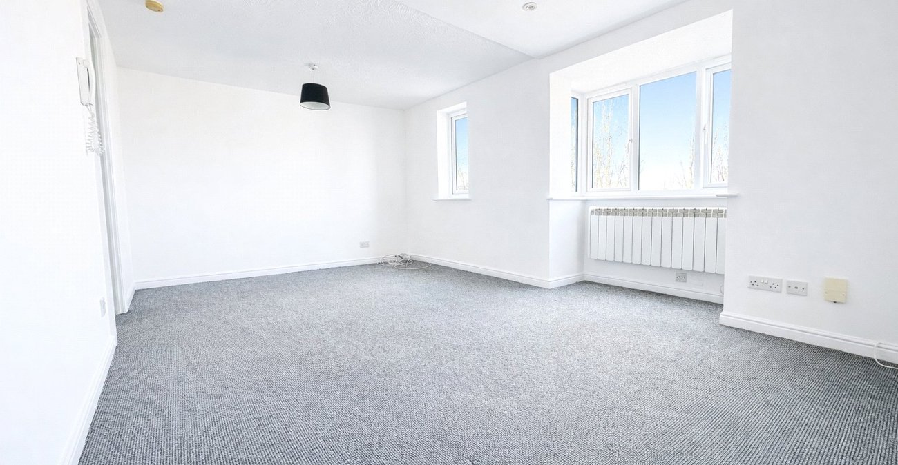 2 bedroom property for sale in London | Robinson Jackson