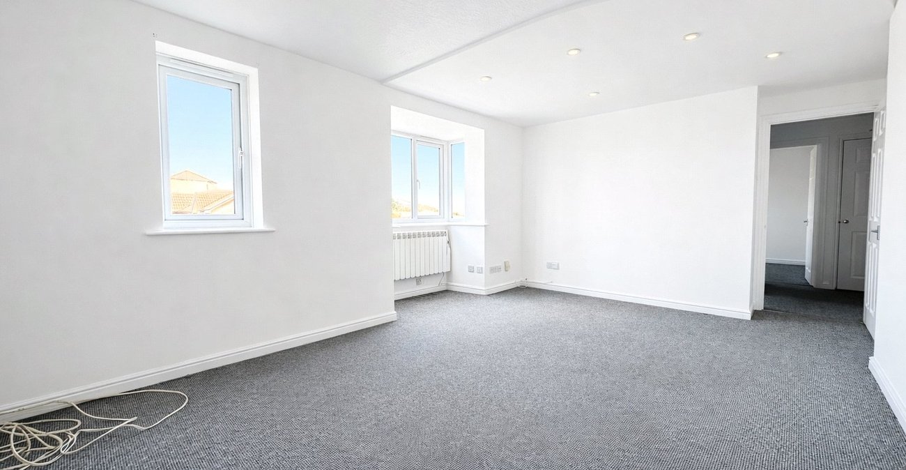 2 bedroom property for sale in London | Robinson Jackson