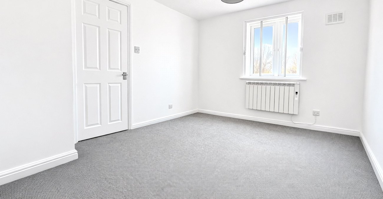 2 bedroom property for sale in London | Robinson Jackson