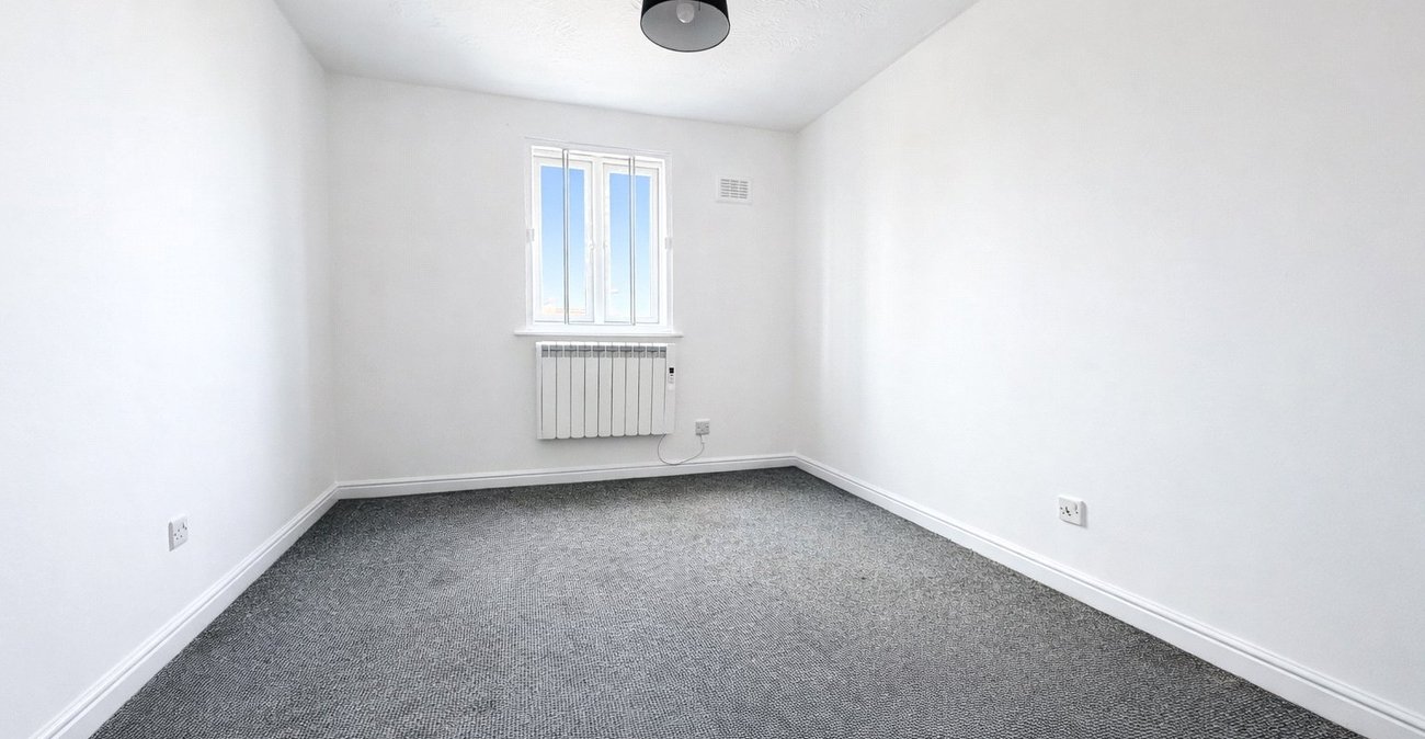 2 bedroom property for sale in London | Robinson Jackson
