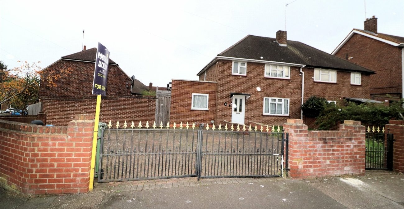 4 bedroom house for sale in Bexleyheath | Robinson Jackson