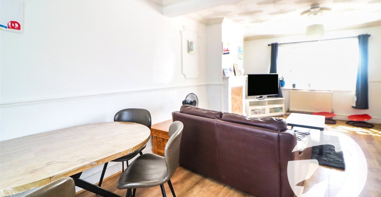 4 bedroom house for sale in Bexleyheath | Robinson Jackson