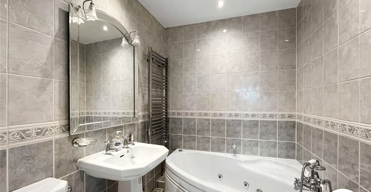 3 bedroom house for sale in Lower Halstow | Robinson Michael & Jackson