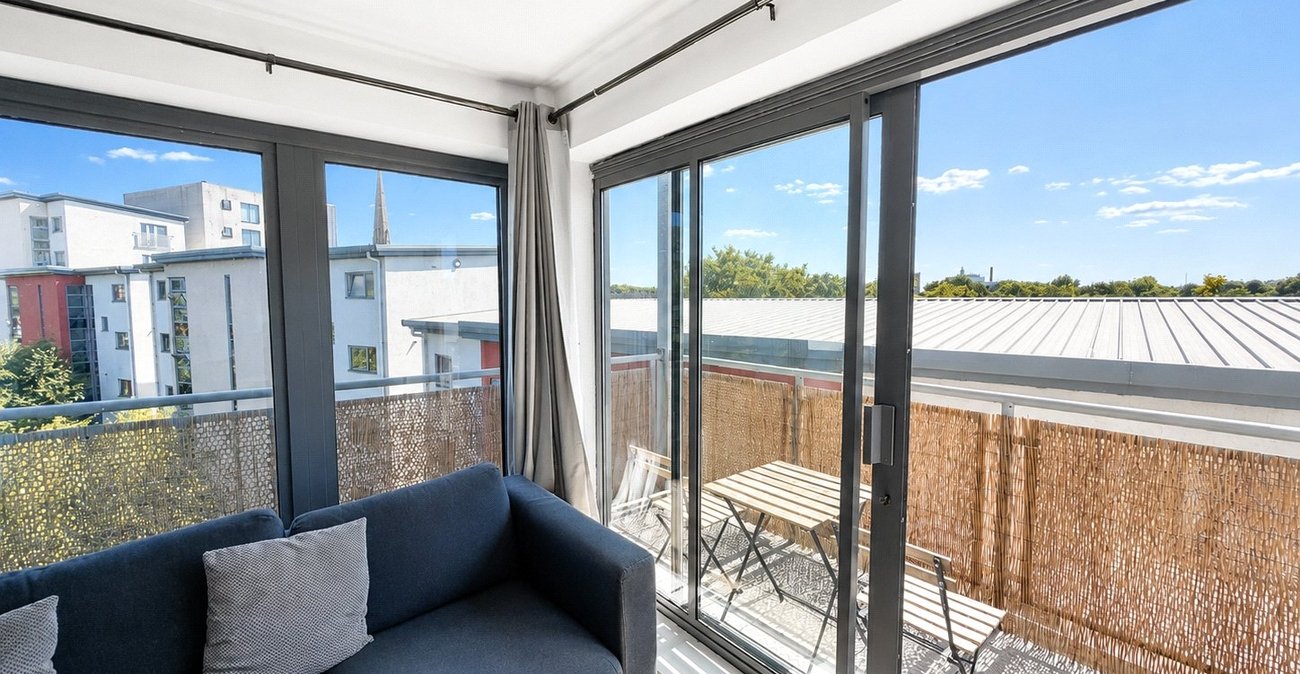 2 bedroom property for sale in London | Robinson Jackson