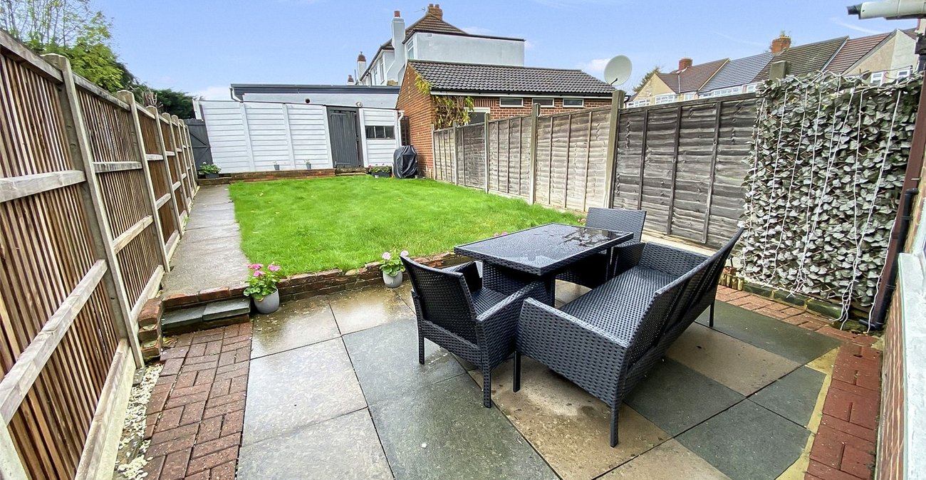 2 bedroom house for sale in Sidcup | Robinson Jackson