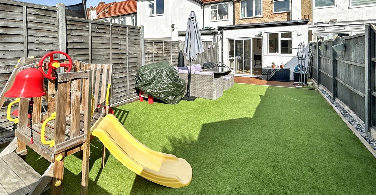 2 bedroom house for sale in Sidcup | Robinson Jackson