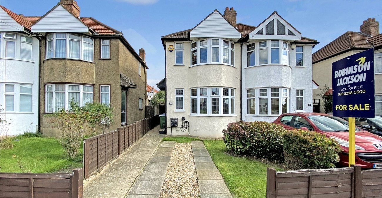 2 bedroom house for sale in Sidcup | Robinson Jackson