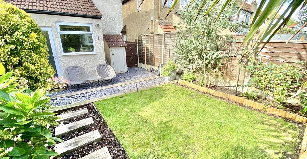 2 bedroom house for sale in Sidcup | Robinson Jackson