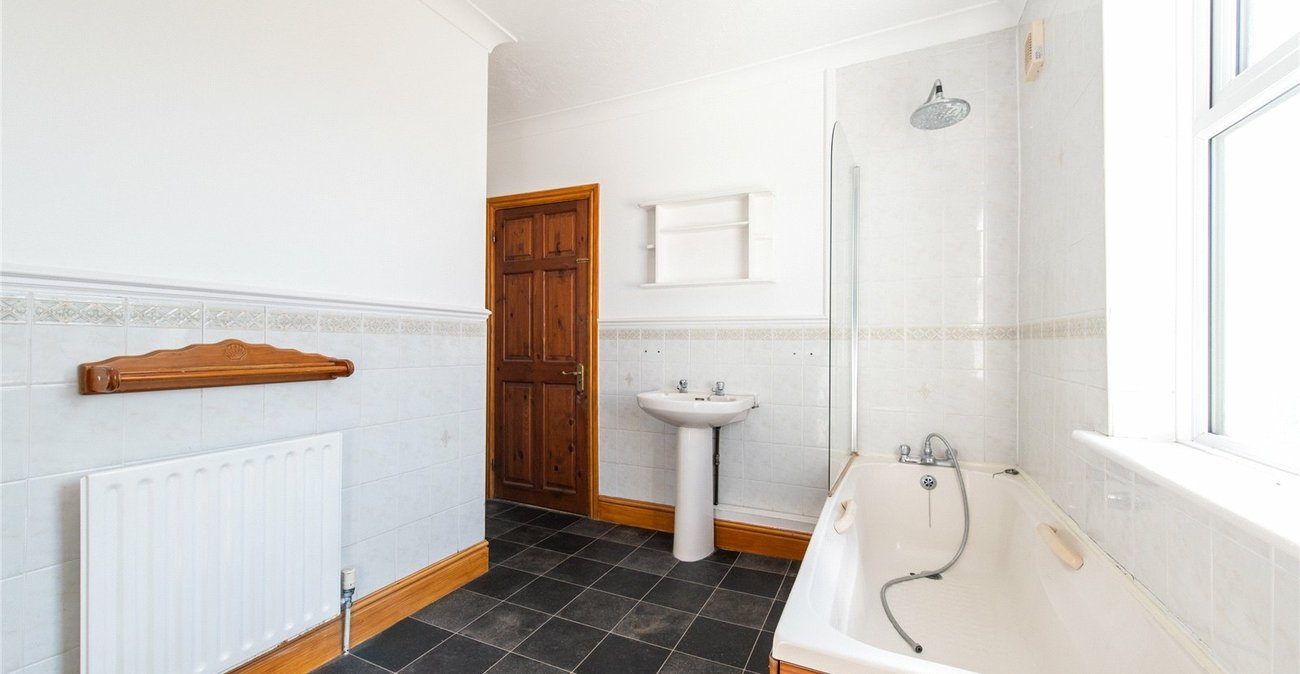 2 bedroom house for sale in Gravesend | Robinson Michael & Jackson