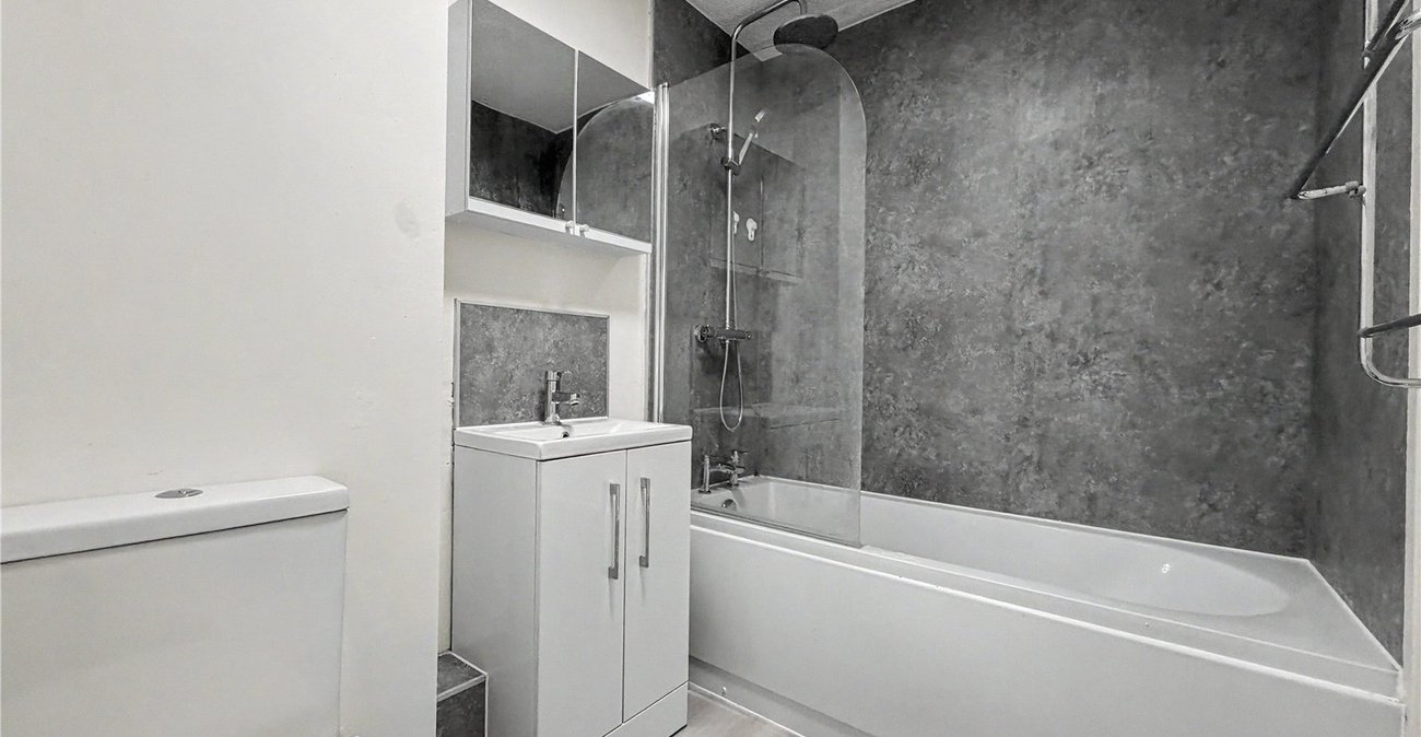 2 bedroom property for sale in Grange Road | Robinson Michael & Jackson
