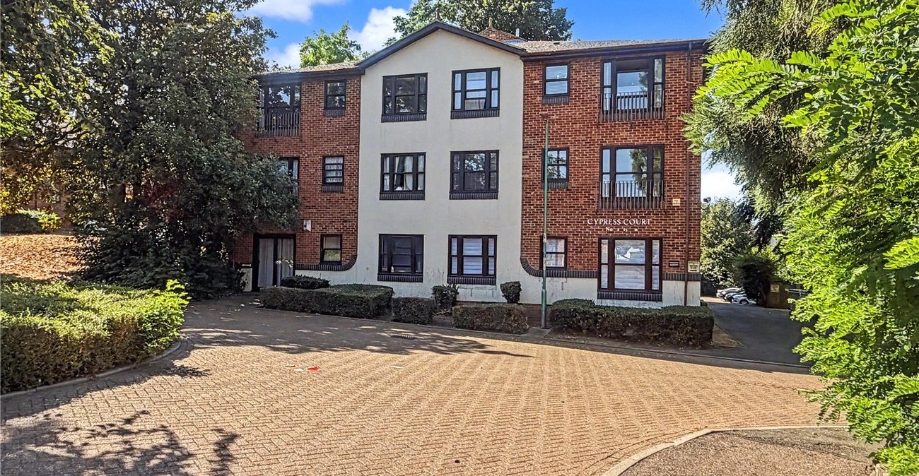 2 bedroom property for sale in Grange Road | Robinson Michael & Jackson