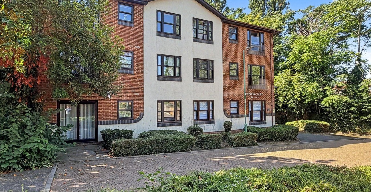 2 bedroom property for sale in Grange Road | Robinson Michael & Jackson