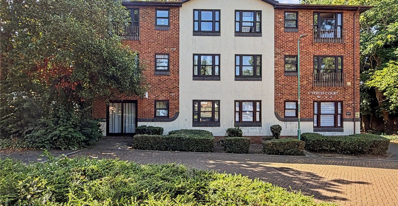 2 bedroom property for sale in Grange Road | Robinson Michael & Jackson