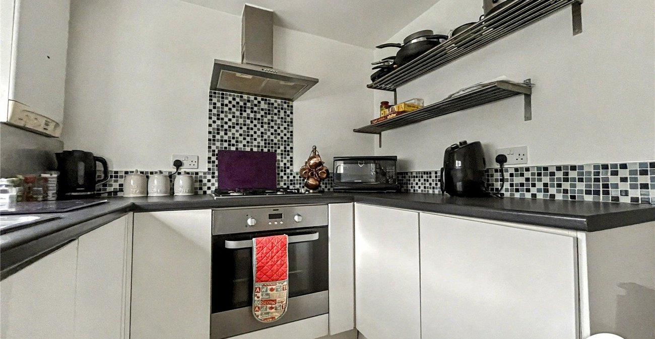 2 bedroom property for sale in Rochester | Robinson Michael & Jackson