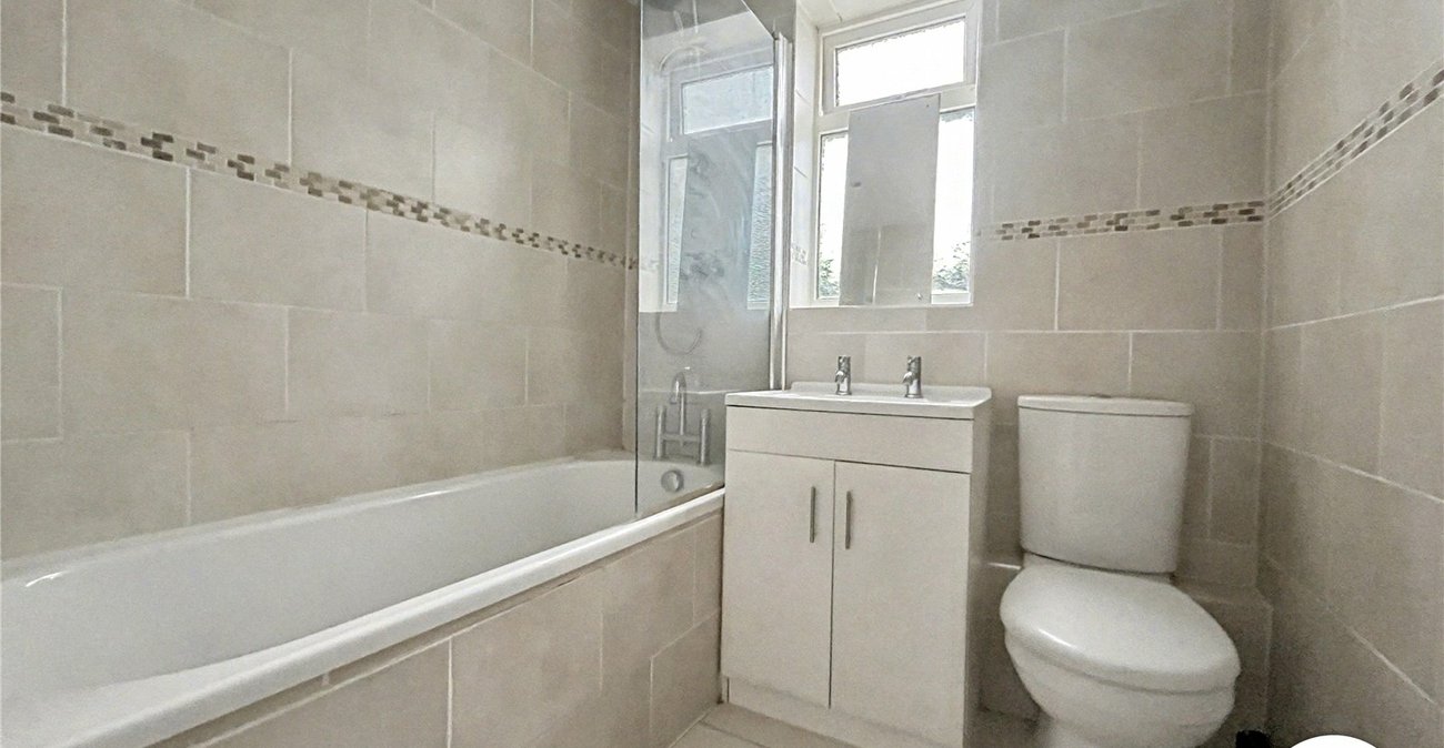 2 bedroom property for sale in Rochester | Robinson Michael & Jackson