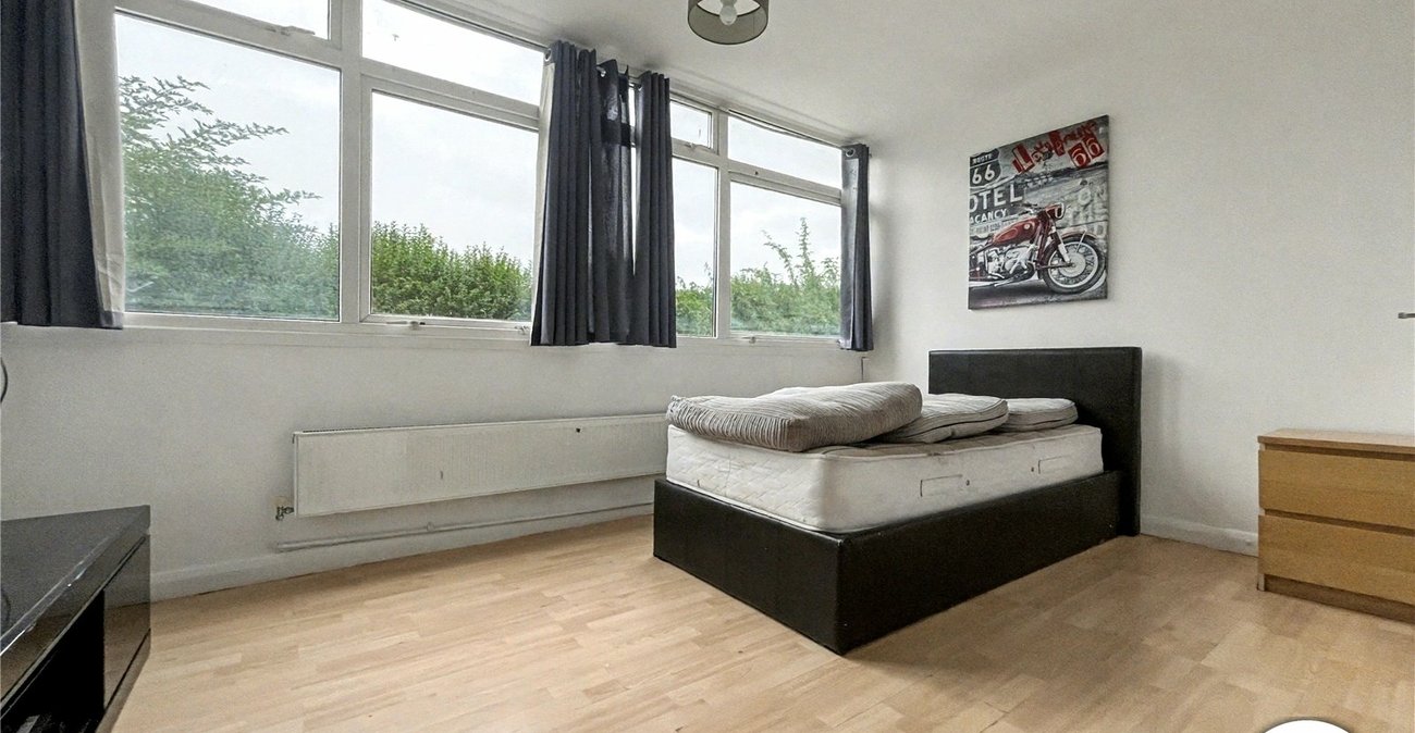 2 bedroom property for sale in Rochester | Robinson Michael & Jackson