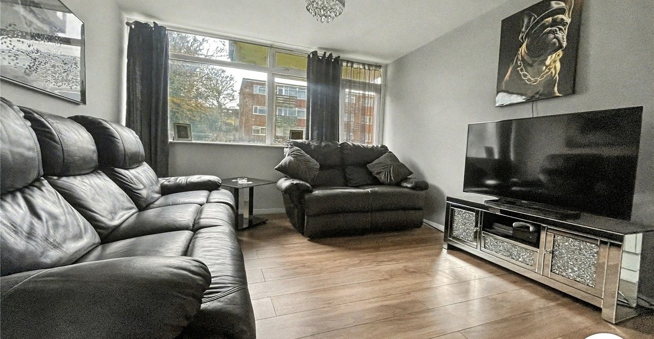 2 bedroom property for sale in Rochester | Robinson Michael & Jackson