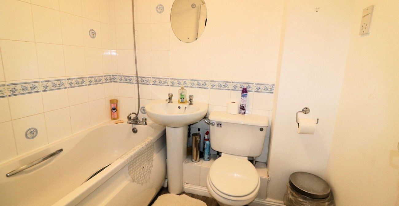 2 bedroom house for sale in Slade Green | Robinson Jackson