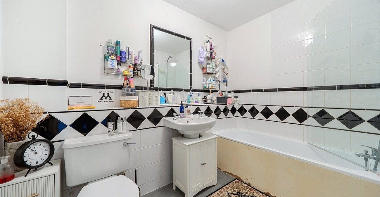 2 bedroom property for sale in Forest Hill | Robinson Jackson
