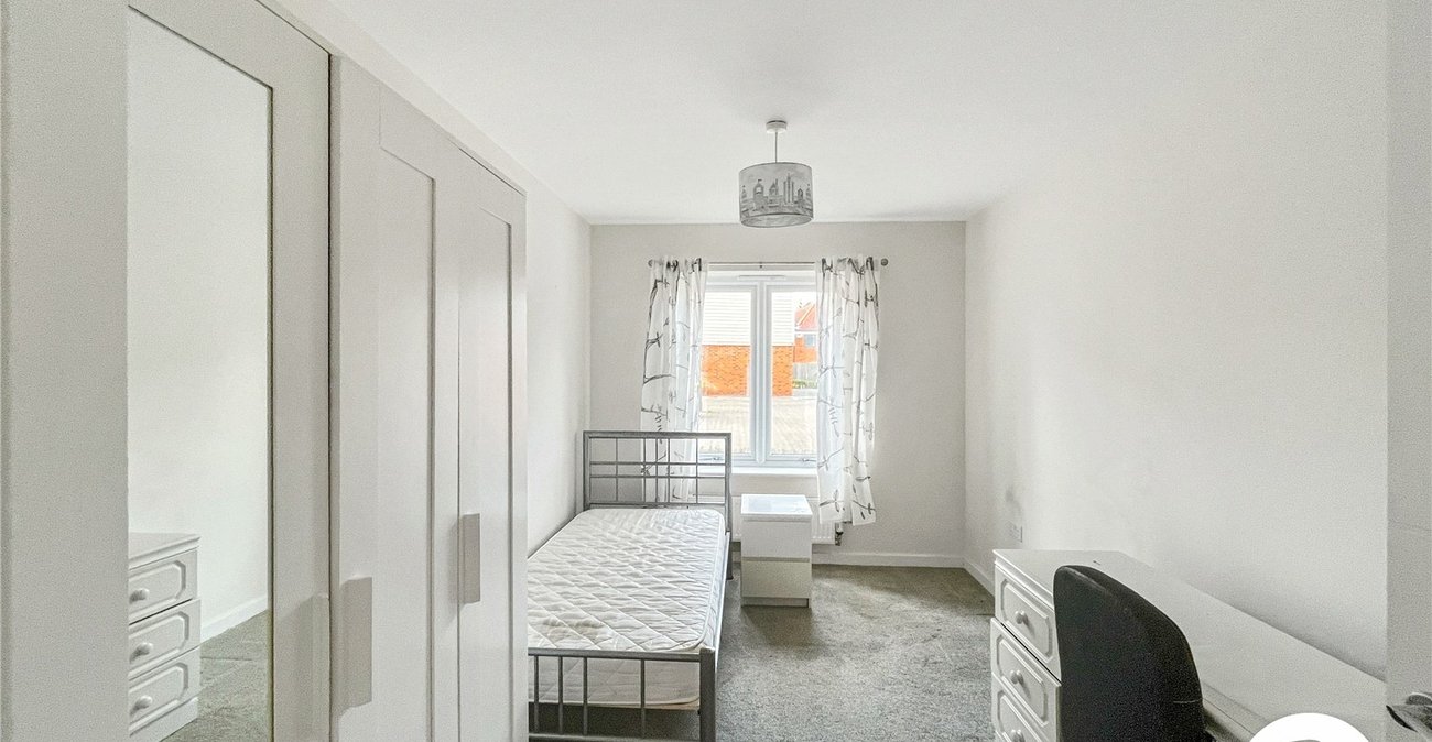 2 bedroom property for sale in Chatham | Robinson Michael & Jackson