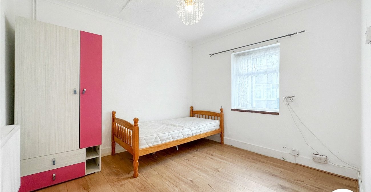 2 bedroom house for sale in Chatham | Robinson Michael & Jackson