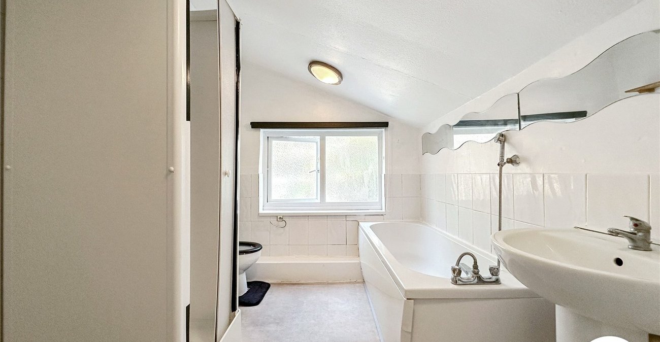 2 bedroom house for sale in Chatham | Robinson Michael & Jackson